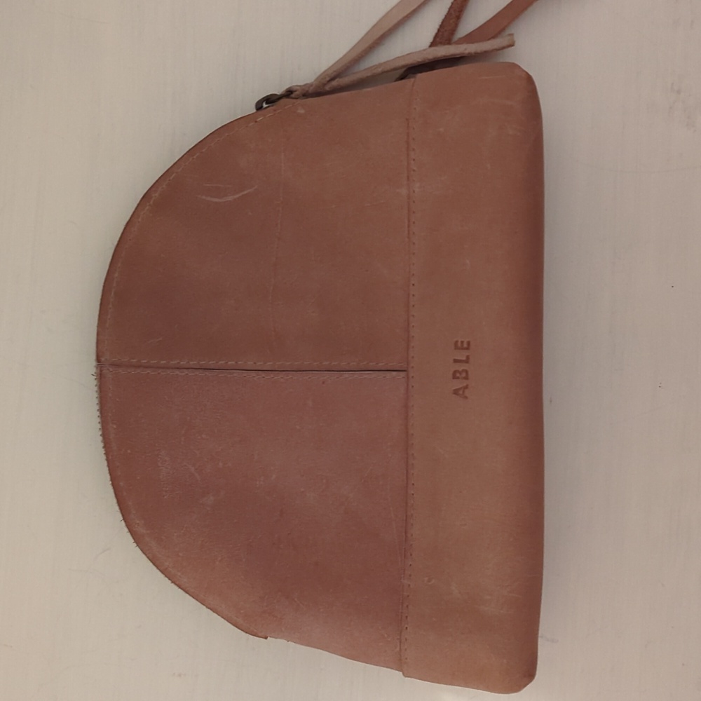 Able leather pouch